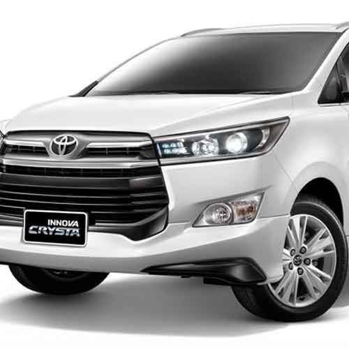 Alquiler de Coches Toyota Crysta Udaipur